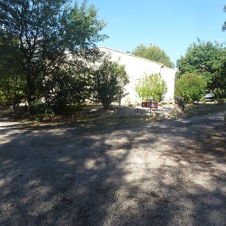 Chambre D'Hotes La Pinede Lambesc Exteriér fotografie